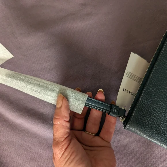 Nwt Coach Corner Zip Wristlet - Picture 4 of 9